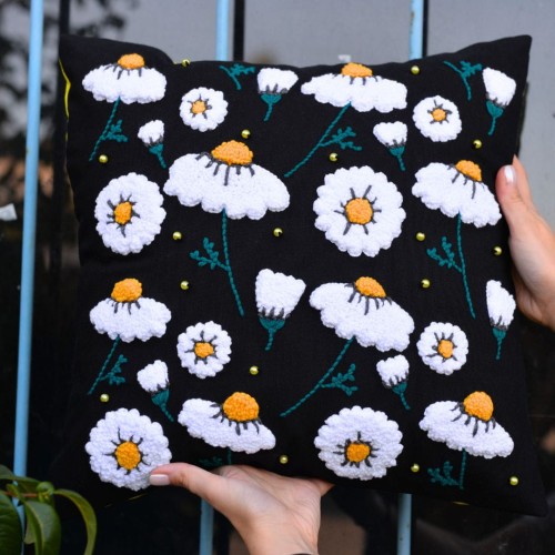 stokrotki na niebieskim tle.jpg