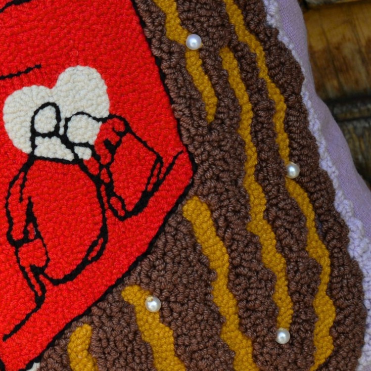 poduszka zaczytana w love story detal.jpg