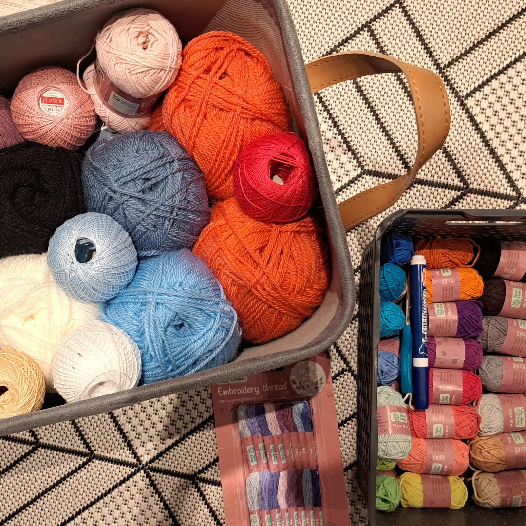 włóczki i pierwsze akcesoria do punch needle